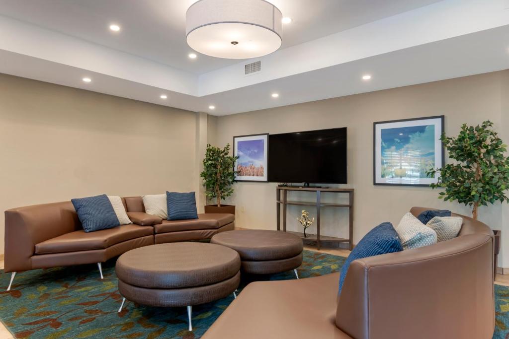Candlewood Suites Reading, an IHG Hotel photo 2
