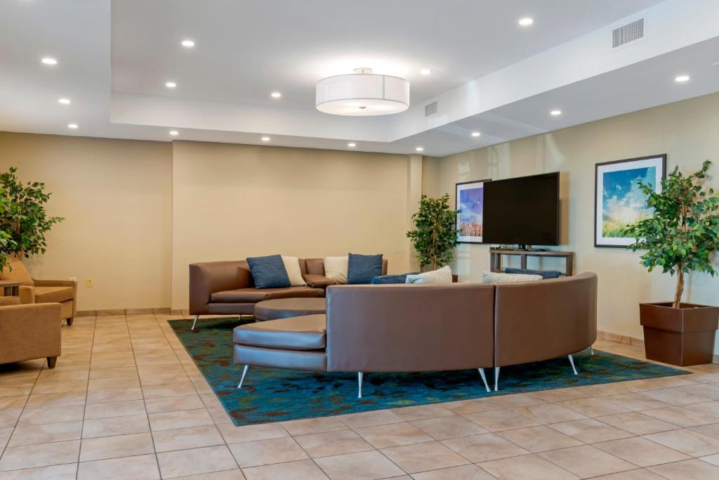 Candlewood Suites Reading, an IHG Hotel photo 3
