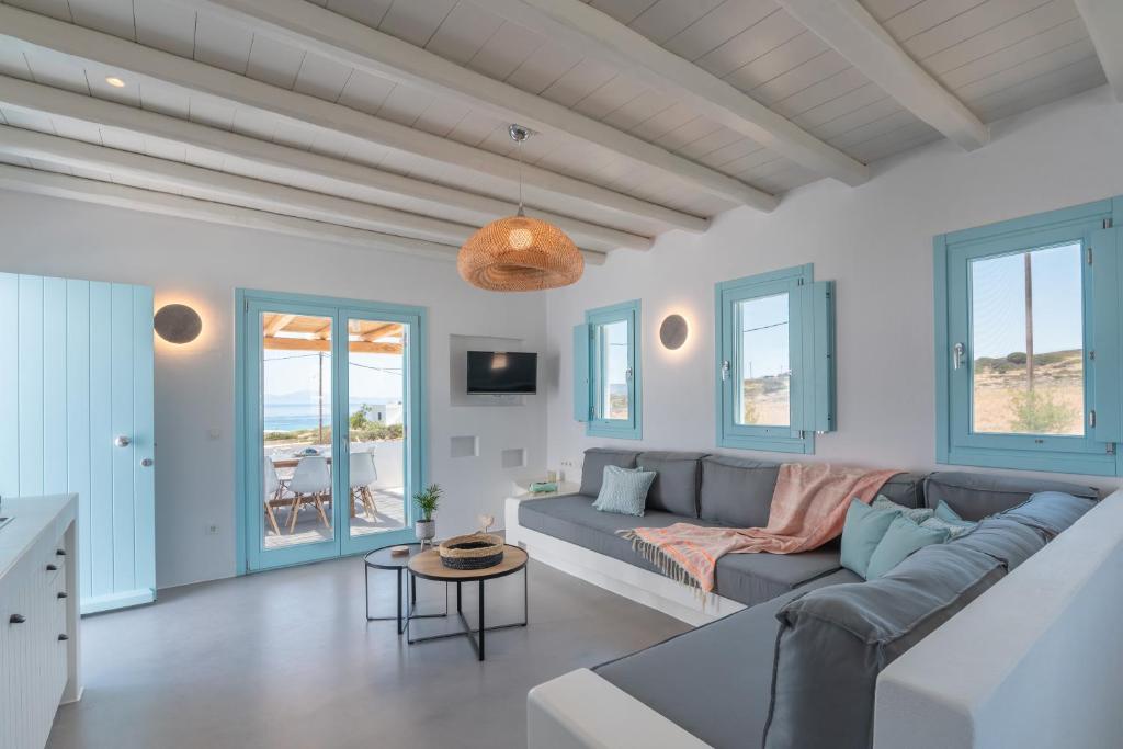 Blue Harpist Villas photo 3