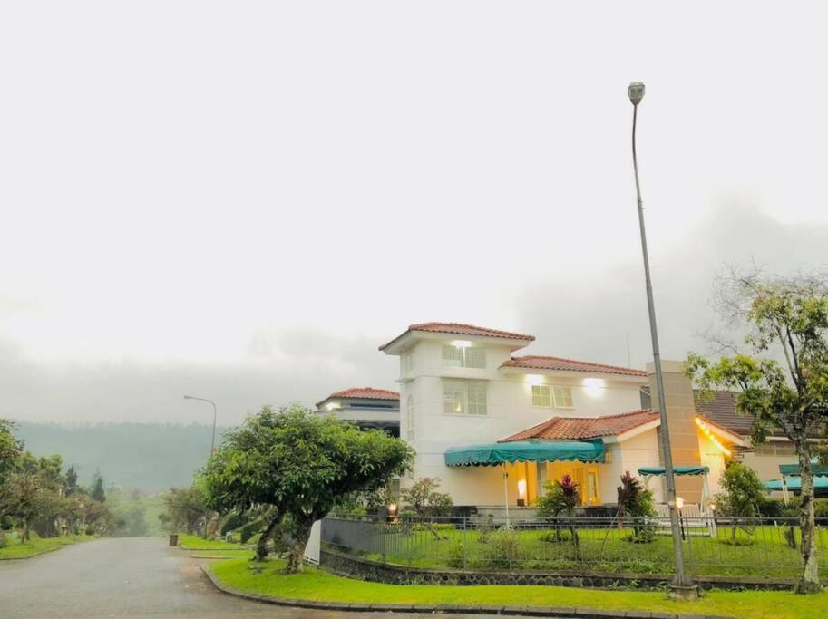 Woodhill Villa Kota Bunga by Citrus House photo 2