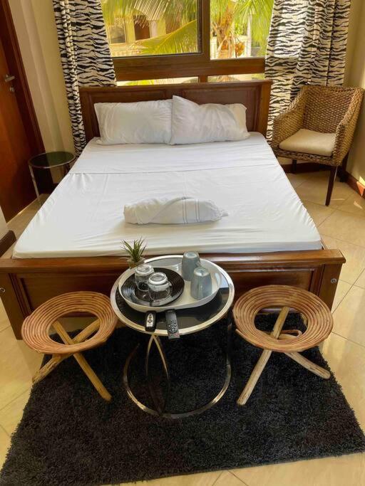 SeaOne Nyali Mombasa Private Studio w/ pool photo 3