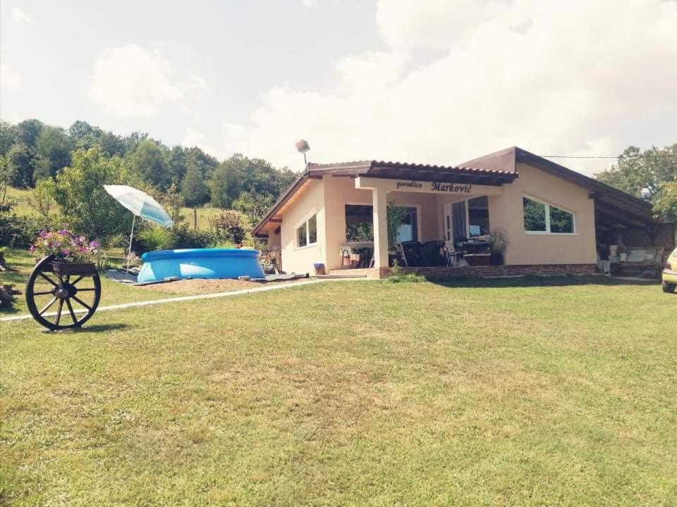 "Porodica MARKOVIC" Borsko jezero