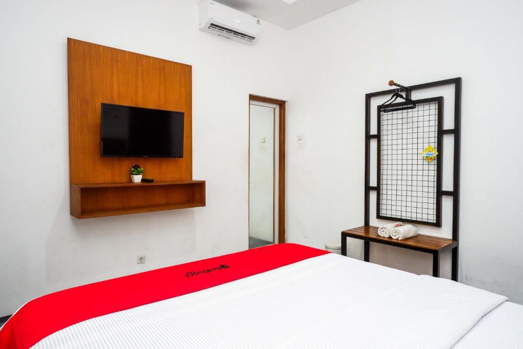 RedDoorz near XT Square 4
