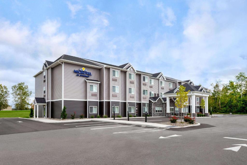 Microtel Inn & Suites by Wyndham Farmington image