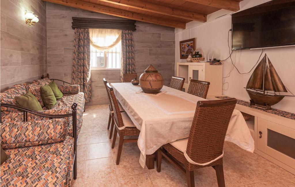Awesome Home In Antequera With 3 Bedrooms, Wifi And Swimming Pool photo 1