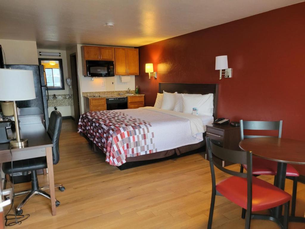 Red Roof Inn Grand Junction photo 3