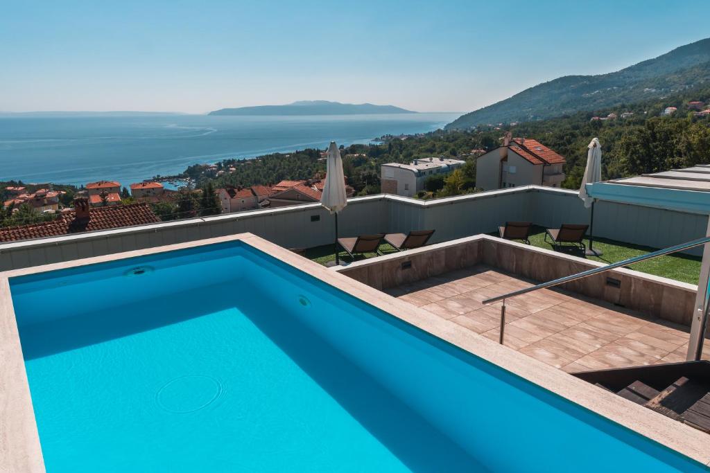 Apartment Lui with rooftop swimming pool photo 3