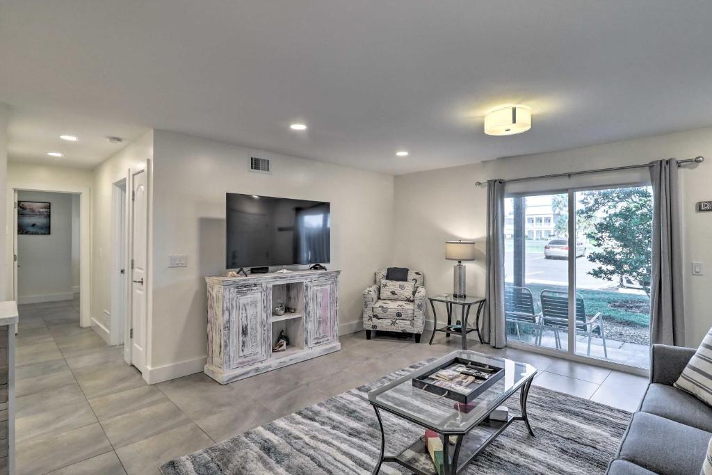 Modern Condo with Pool and Tennis Walk to Beach! photo 2