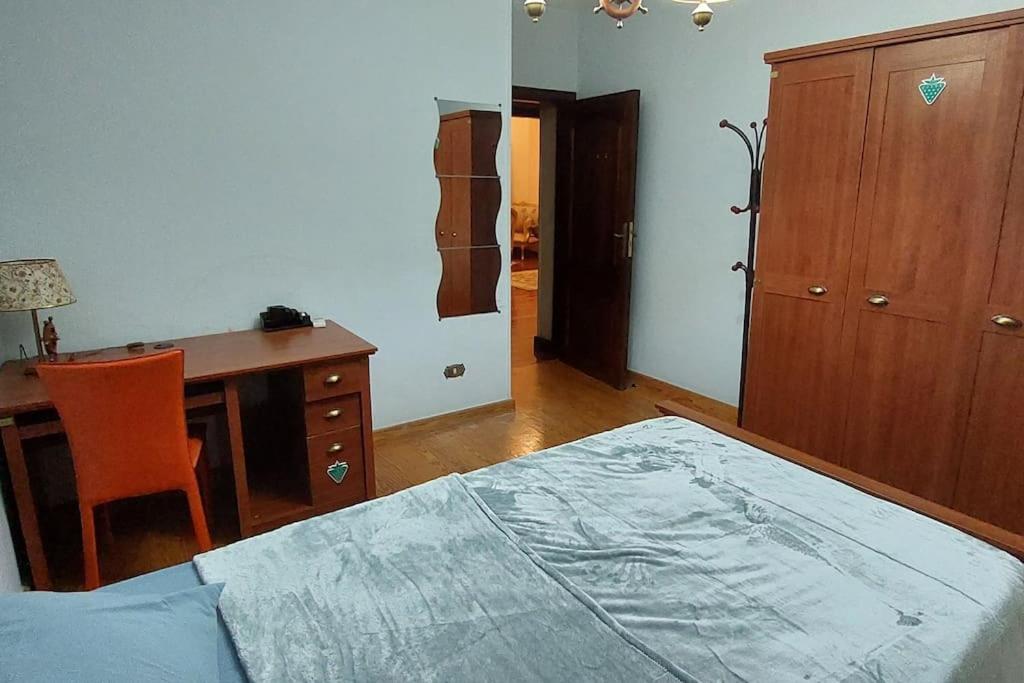 Bright spacious apartment photo 3