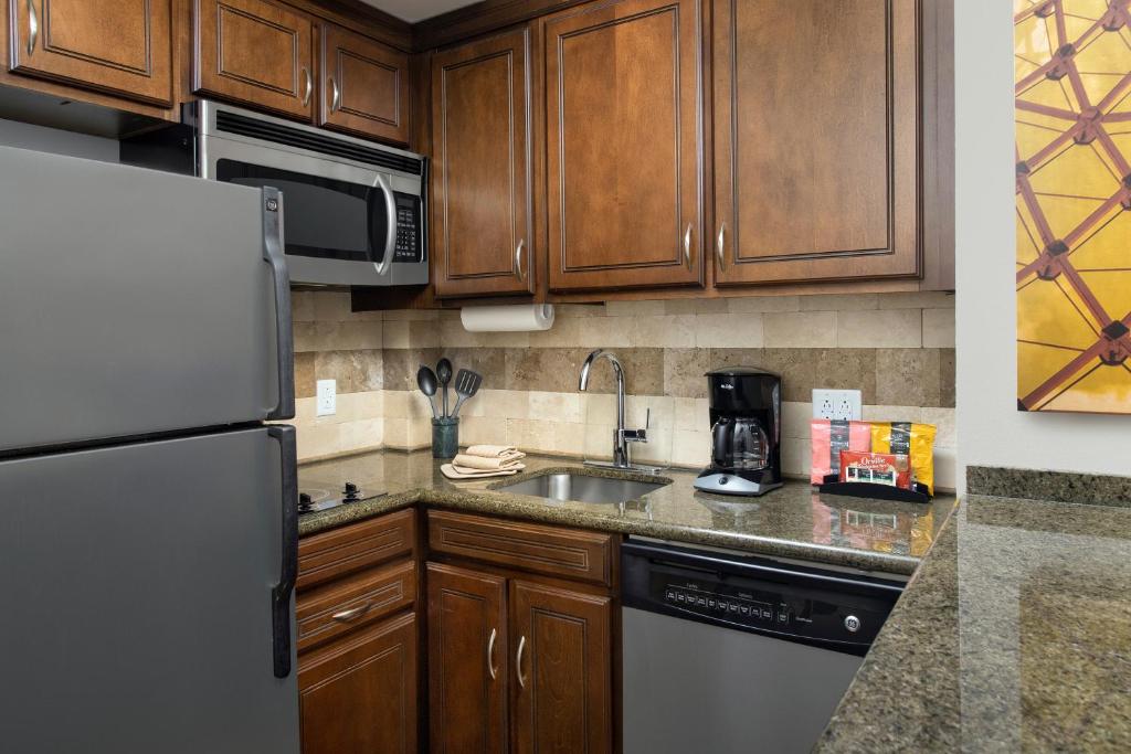 Staybridge Suites North Charleston, an IHG Hotel photo 4