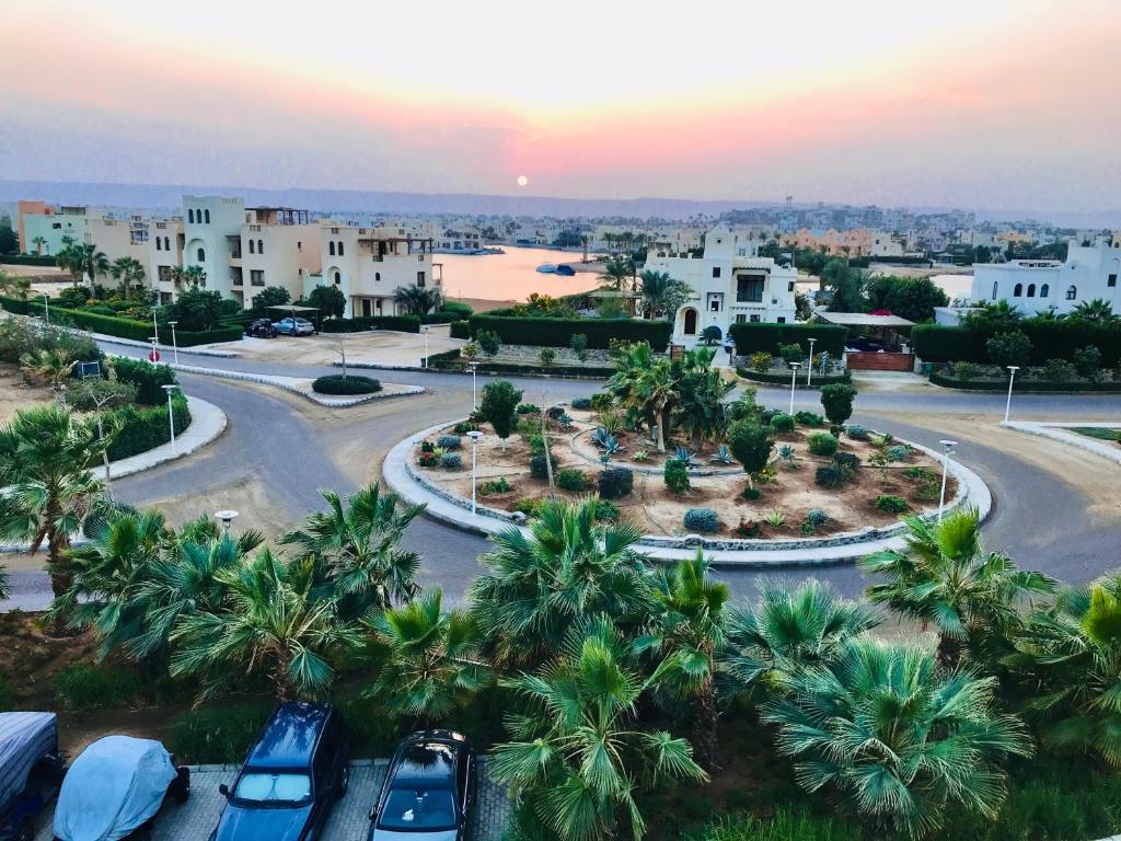 Mangroovy - Elgouna Authentic Designer shared home 2 BDR each with private bathroom for Kitesurfers with Pool View & Beach Access photo 2