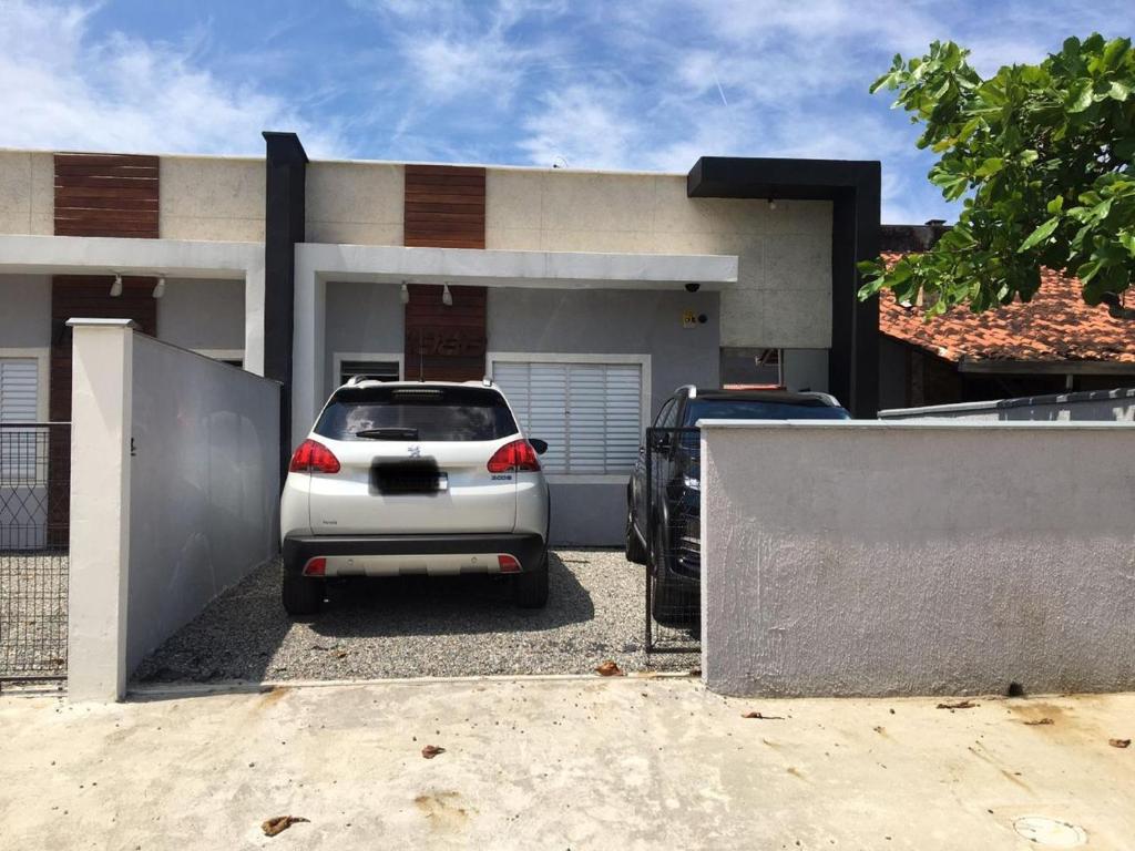 Casa Enseada 3 quartos para até 6 pessoas ótimo preço photo 1