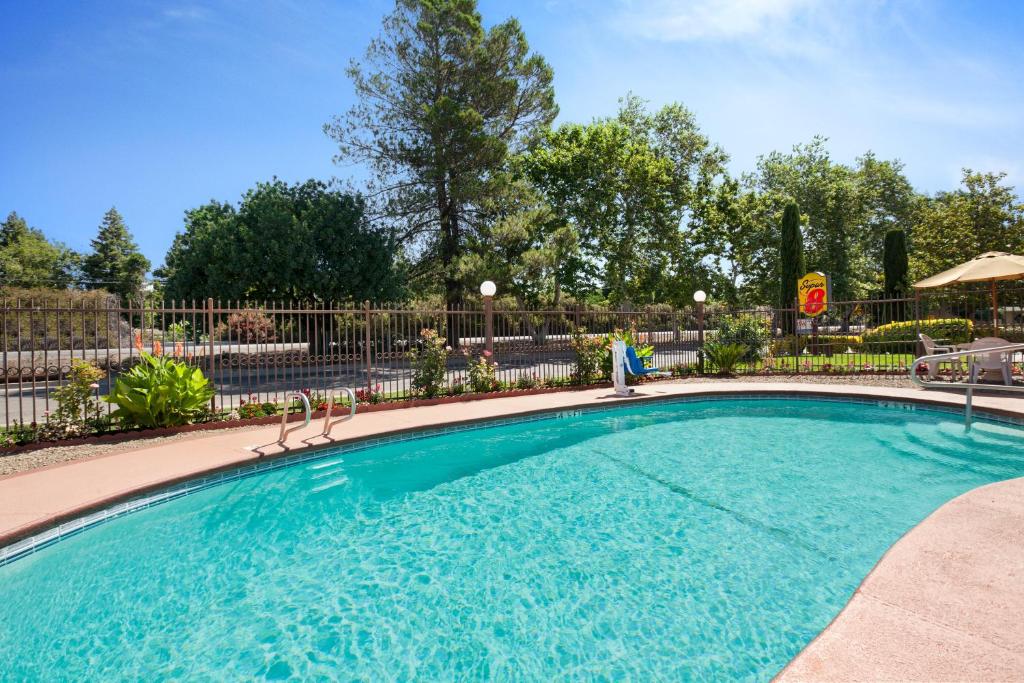 Super 8 by Wyndham Chico photo 4