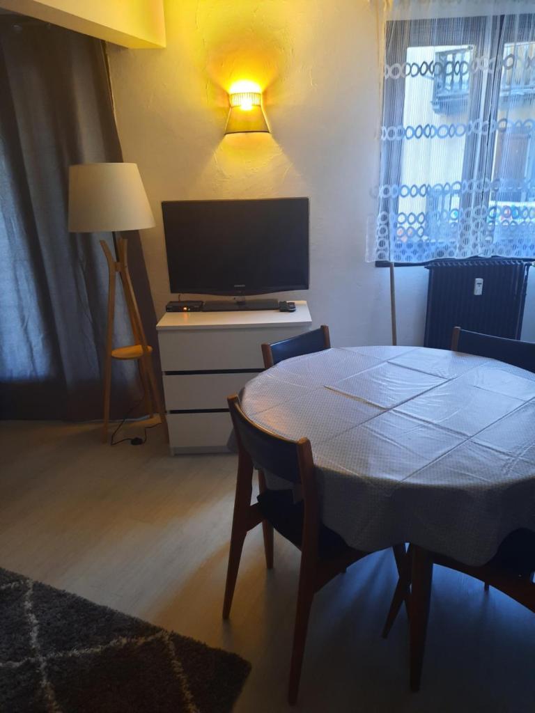 Studio rénové au cœur du village photo 4