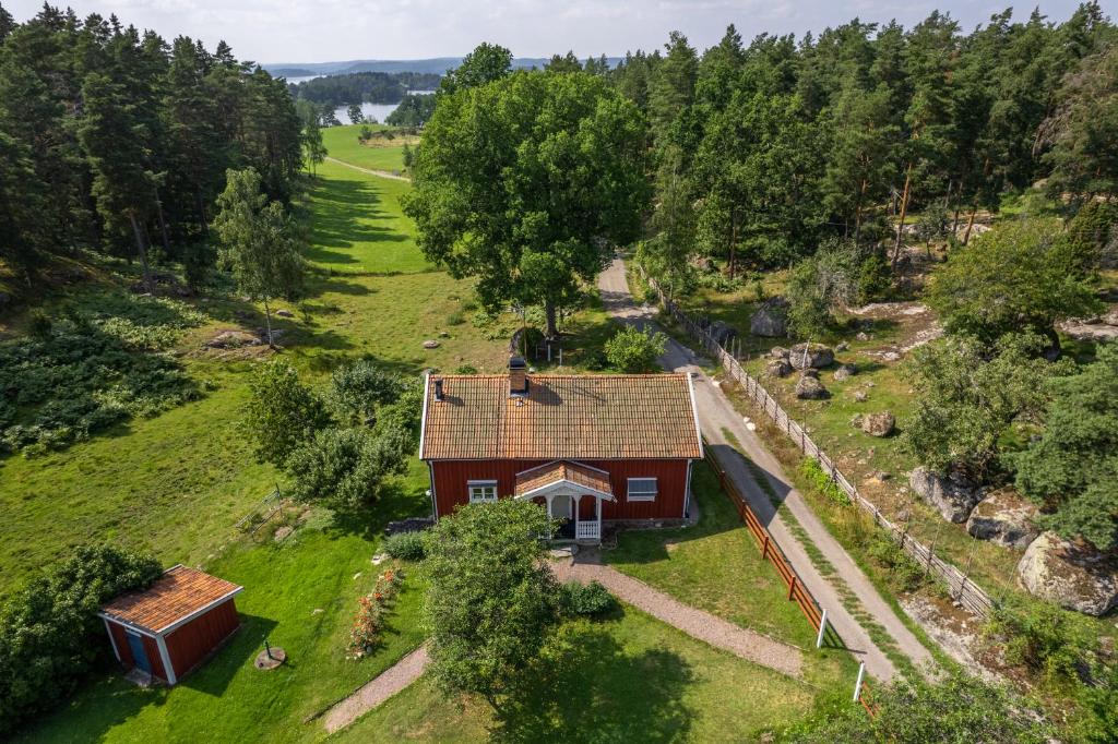 Året runt i väldigt härlig natur Bo på lantgård photo 4