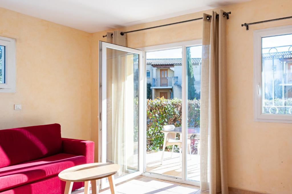 Residhotel Golf Grand Avignon photo 1