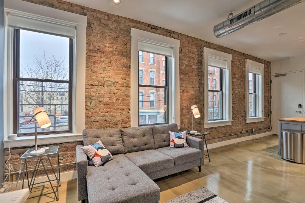 Sleek Studio Near Dtwn Dining and Entertainment photo 4