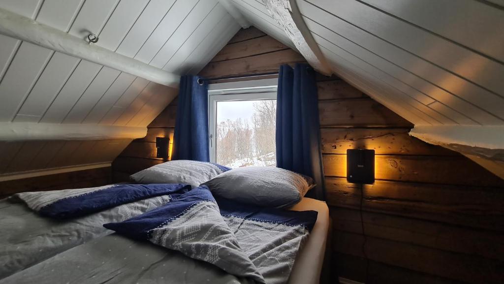 Cabin magic on Senja, atmosphere like a fairytale photo 4