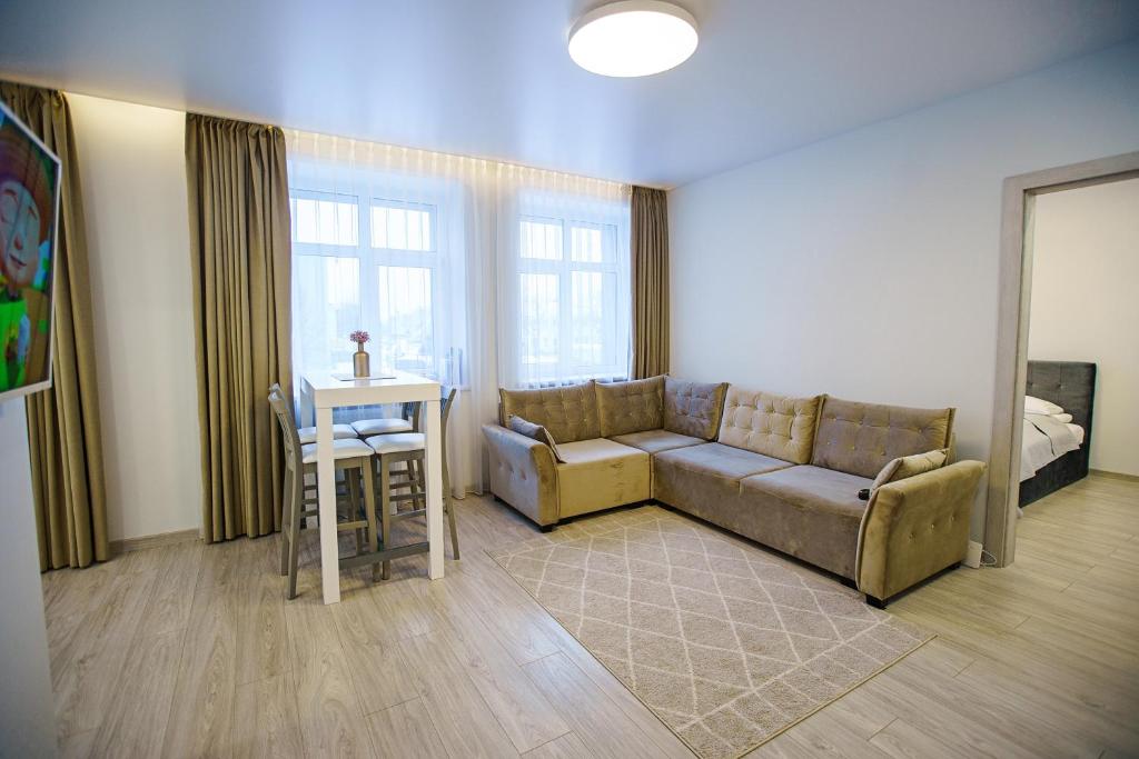Center apartment photo 2