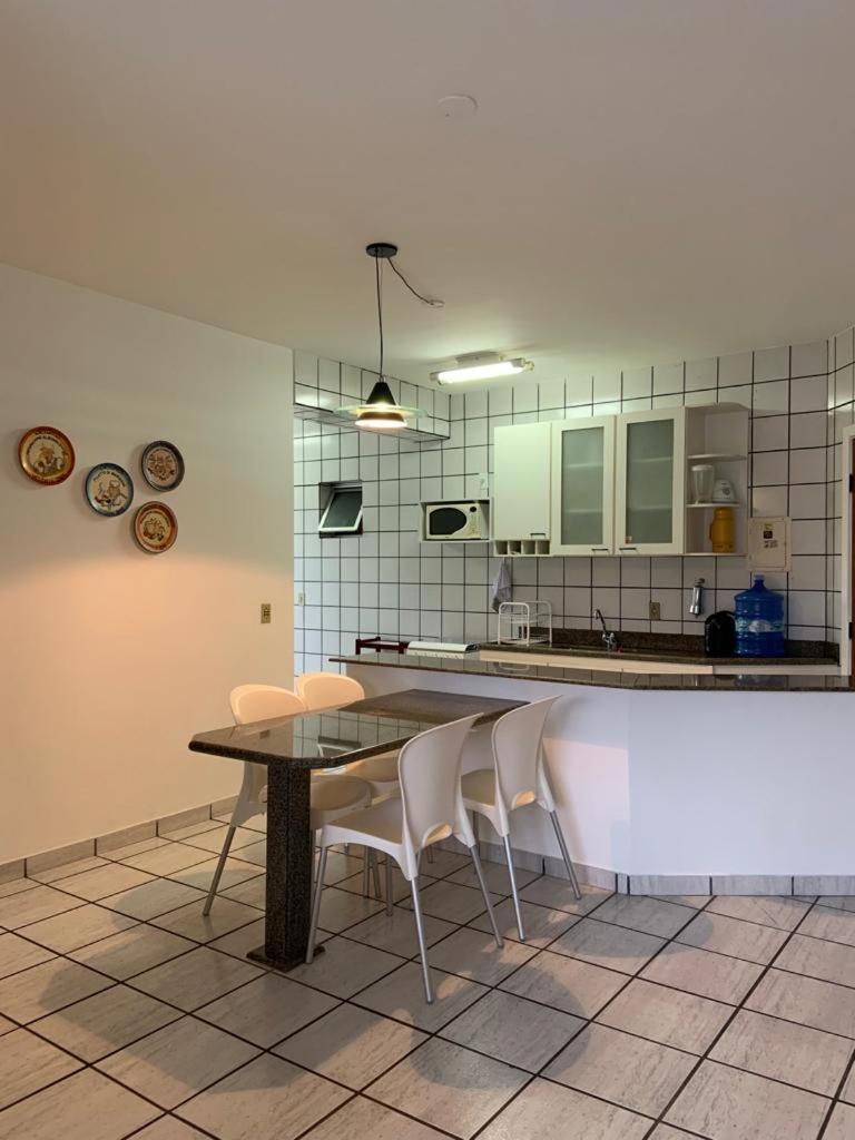 Apartamento Pé na Areia e águas tranquilas no centro de Guarapari