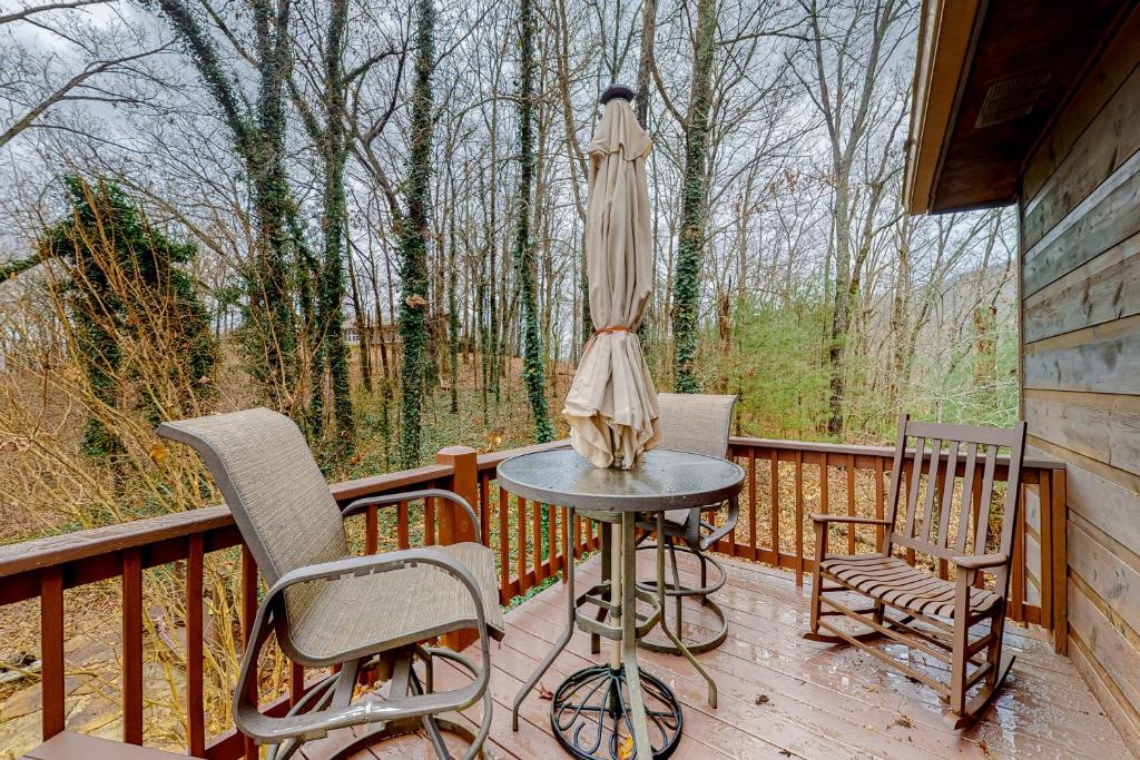 Hillcrest Hideaway photo 1