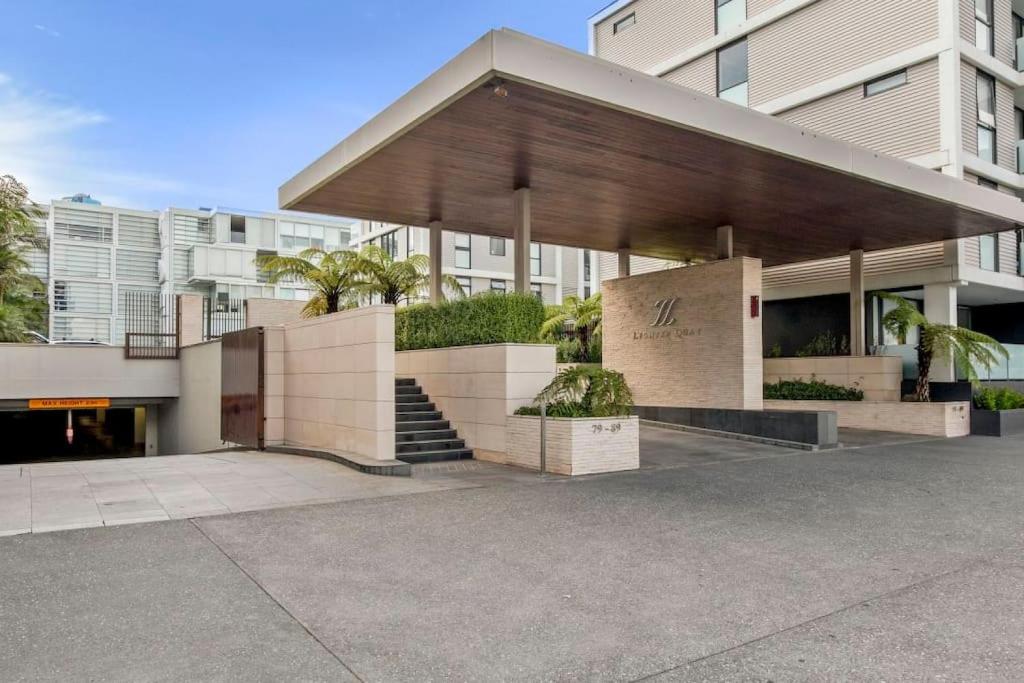 Viaduct Marina Executive - Free Parking & Pool photo 3
