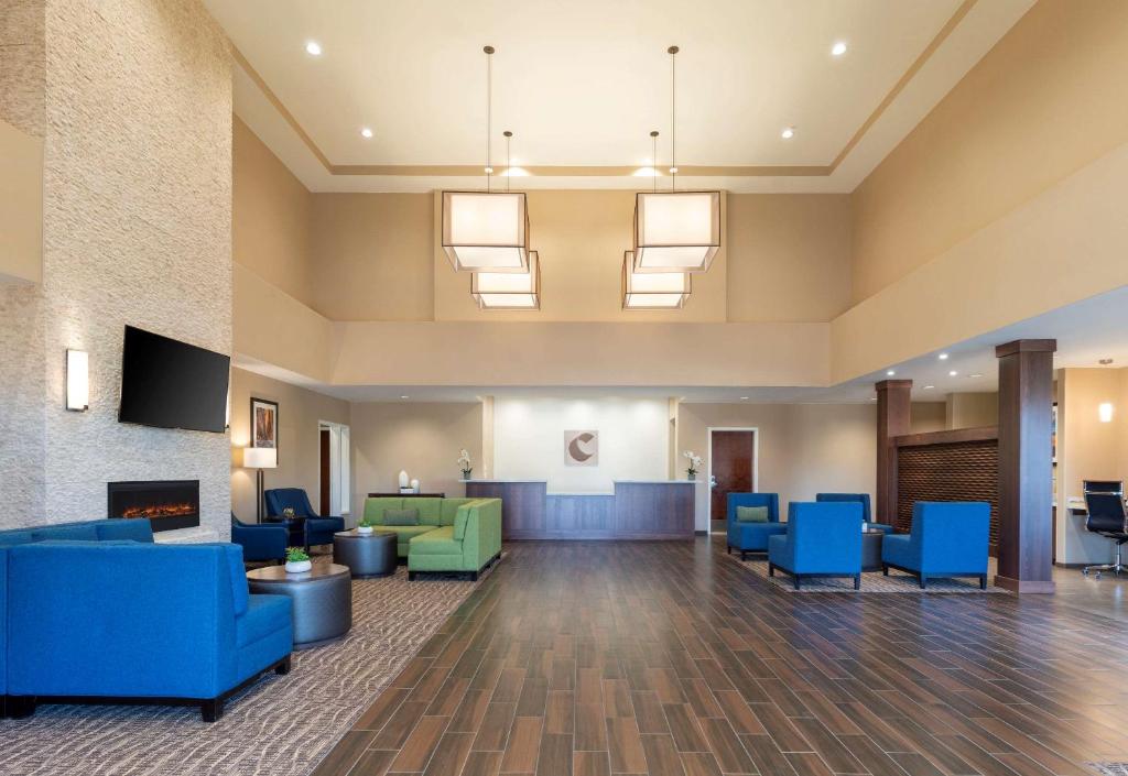 Comfort Suites image
