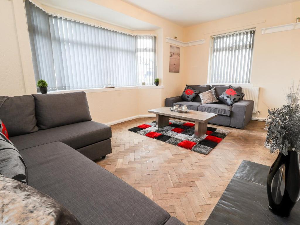 55 Marine Road photo 2