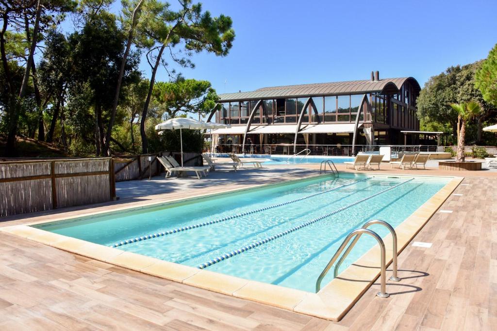 Canado Club Family Village photo 4