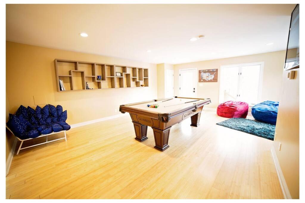 Luxurious Estate by Brown County 40 private acres photo 3