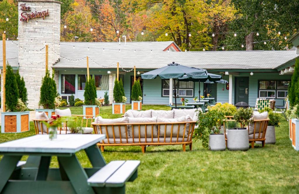 The Springs Motel image
