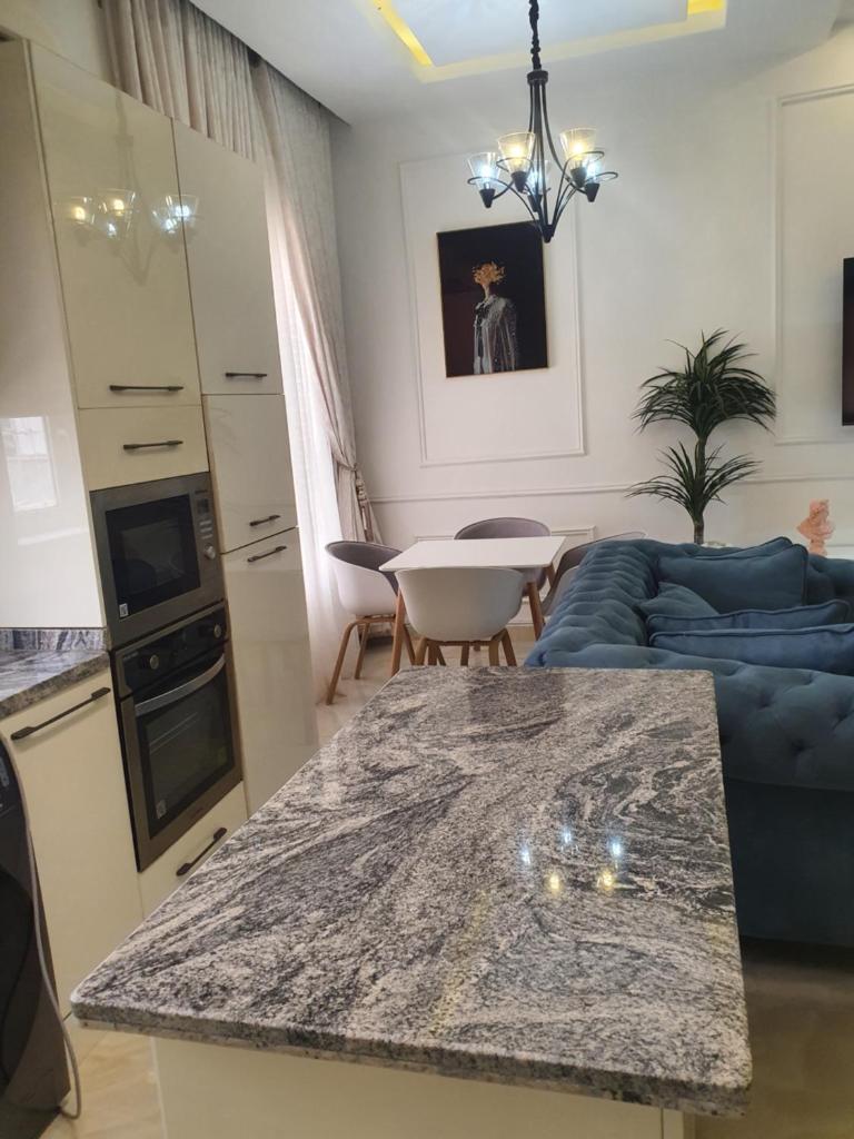 Tamarind Suites at Jamieson Court Apartment photo 4