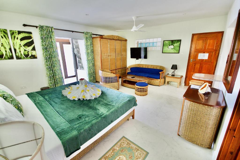 SEA SPLASH SELF CATERING And La Petite Maison photo 1