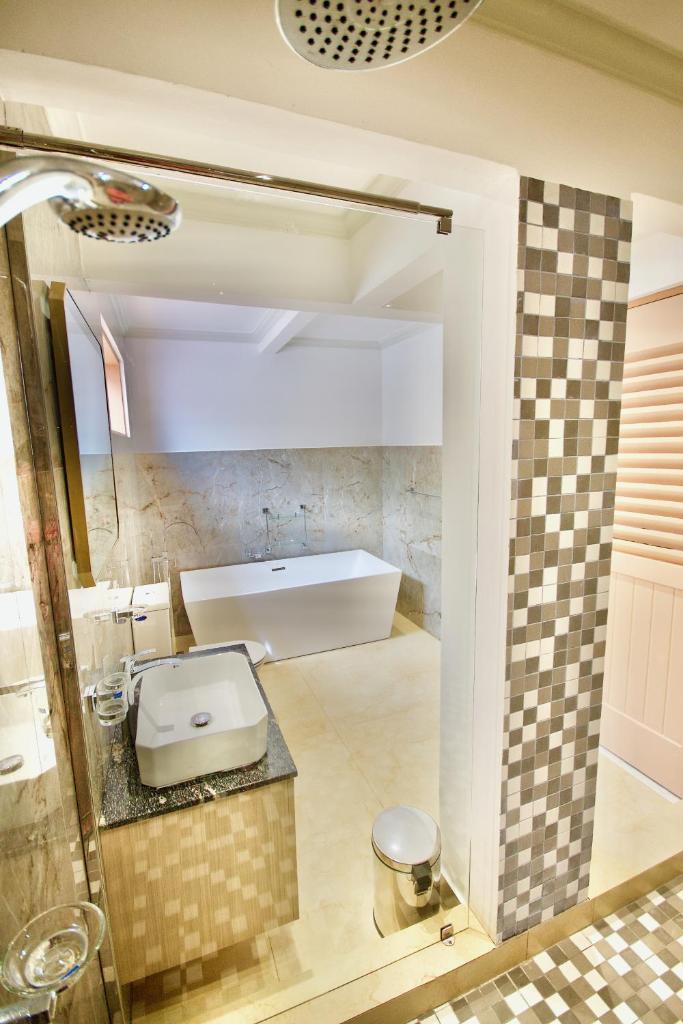 SEA SPLASH SELF CATERING And La Petite Maison photo 3