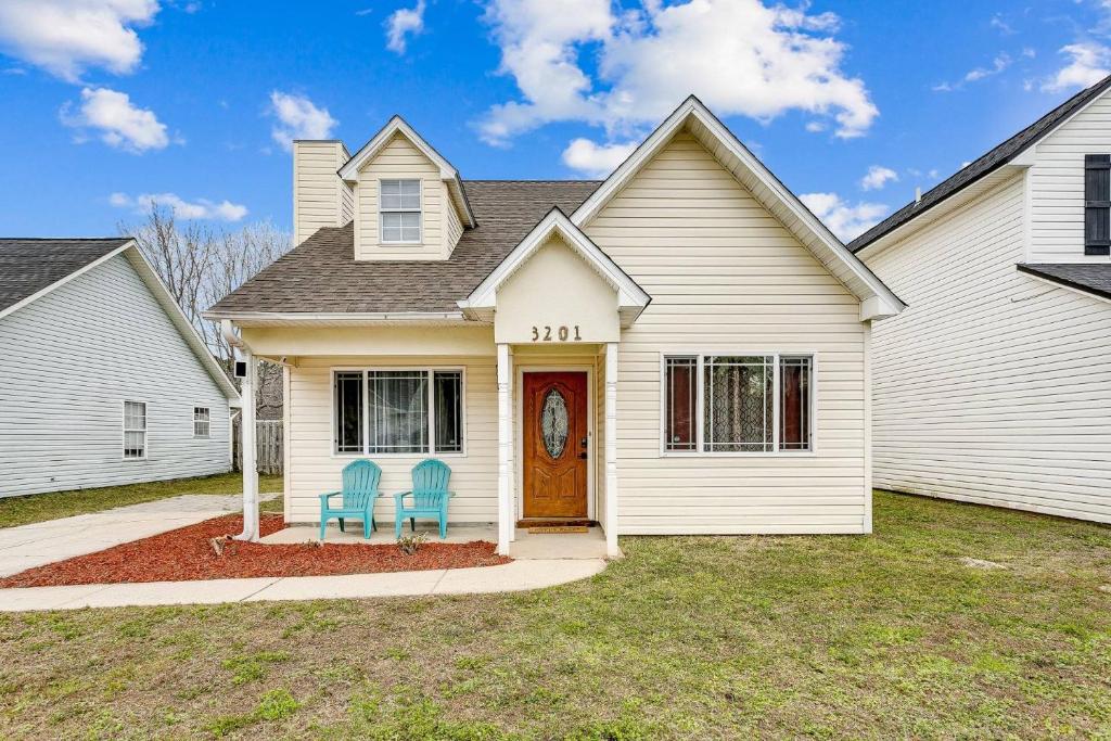 Sea Breeze Cottage image