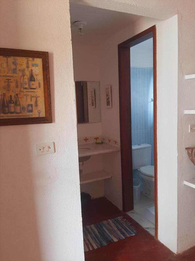 CHALE PERTO DA PRAIA COM DUAS SUITES E VARANDAO photo 2