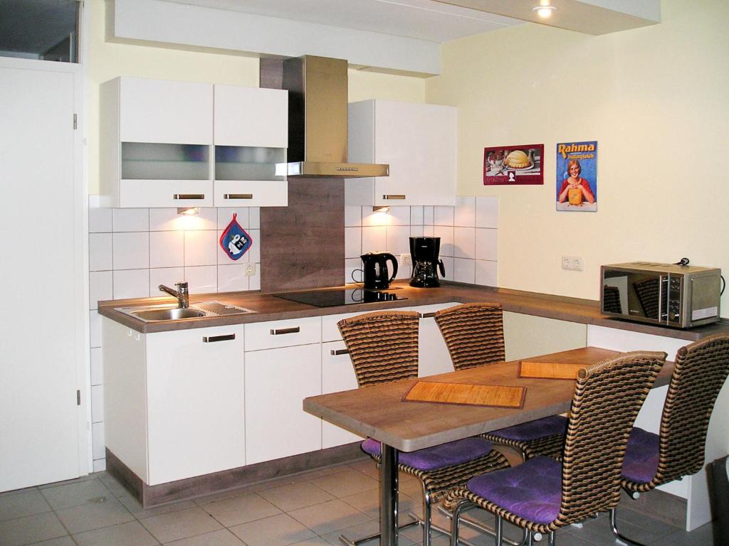 Holiday Home Tossens-6 by Interhome photo 2
