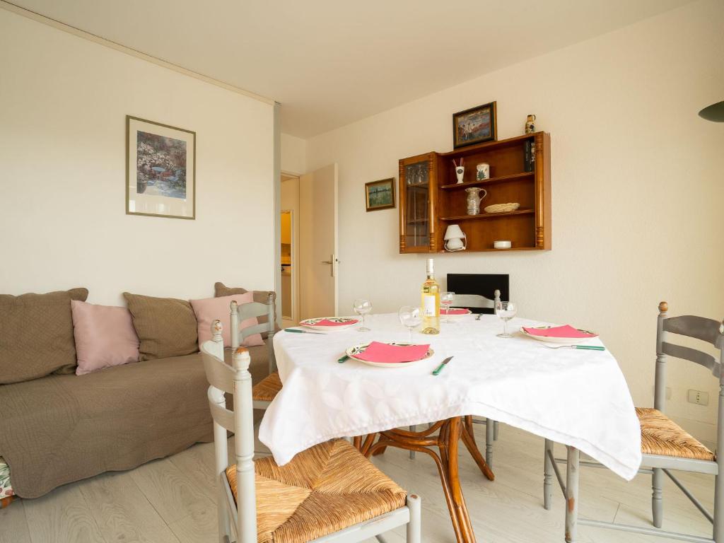 Apartment Les Jardins du Port-4 by Interhome photo 2
