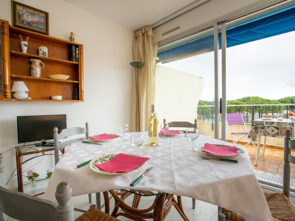 Apartment Les Jardins du Port-4 by Interhome photo 1
