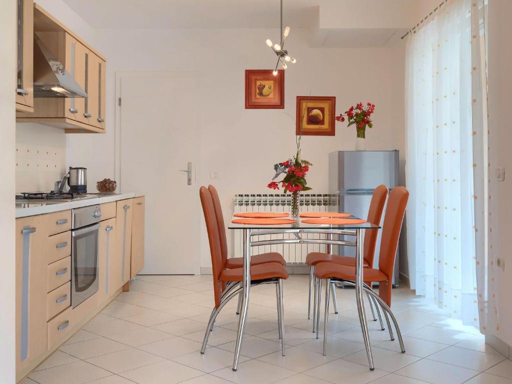 Apartment Macini - ROJ465 by Interhome photo 2