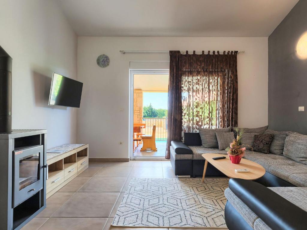 Holiday Home Goldi - VOJ512 by Interhome photo 2