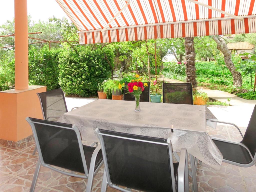 Holiday Home Marijana - ZAD500 by Interhome photo 1