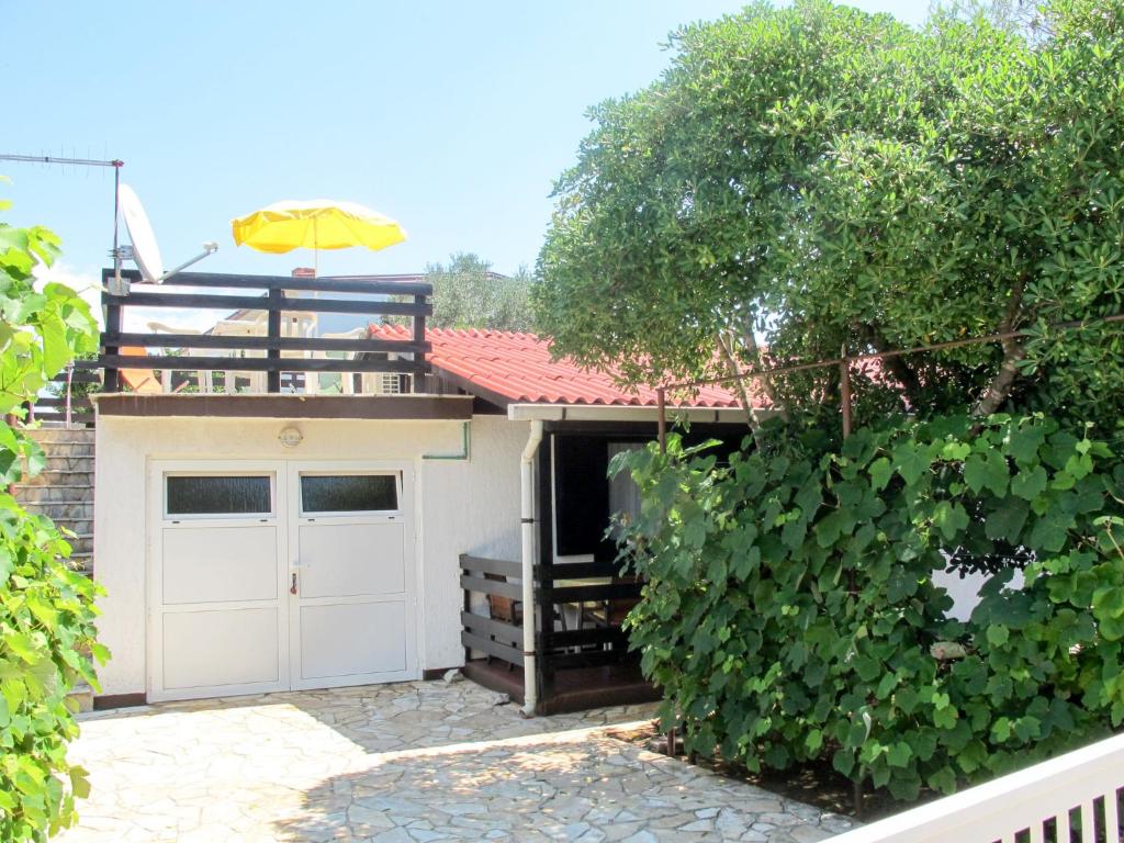 Holiday Home Tin - VIR101 by Interhome photo 2