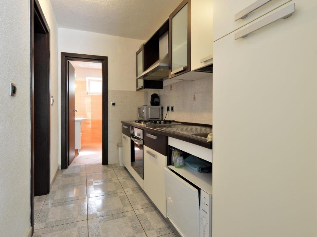 Apartment Josip - VOD200 by Interhome photo 3