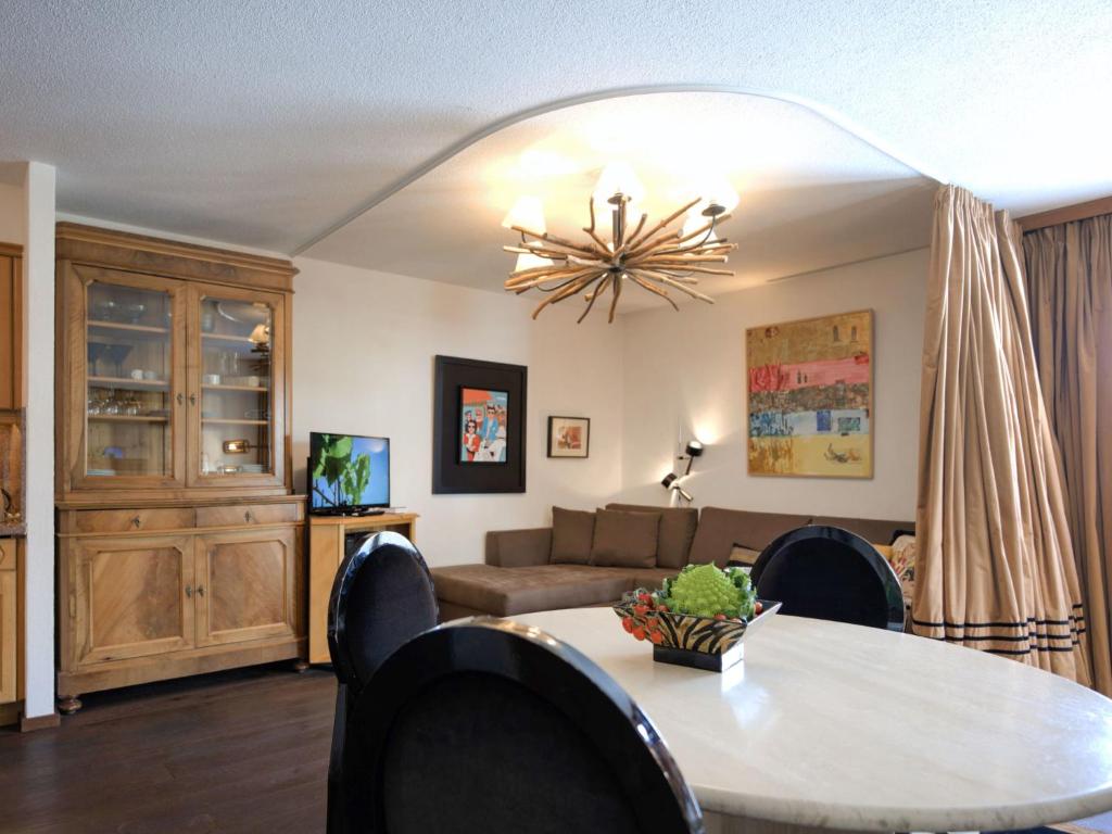 Apartment Chesa Ludains 8 by Interhome photo 3