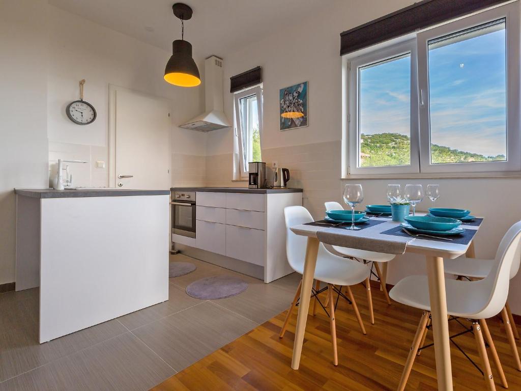Apartment Cvit-1 by Interhome photo 4