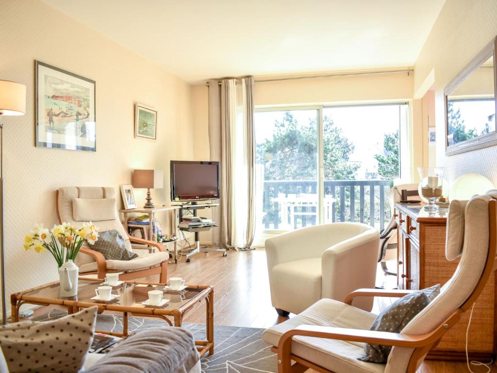 Apartment Les Terrasses de Tourgeville-3 by Interhome photo 2