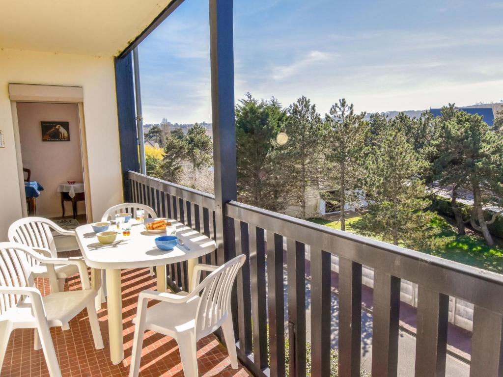 Apartment Les Terrasses de Tourgeville-4 by Interhome photo 1