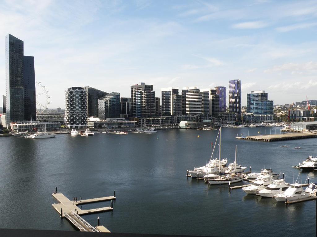 Pars Apartments - Collins Wharf Waterfront, Docklands photo 4