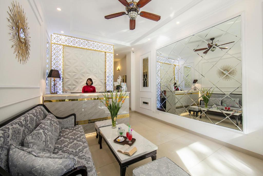 Khách sạn Golden Orchid 